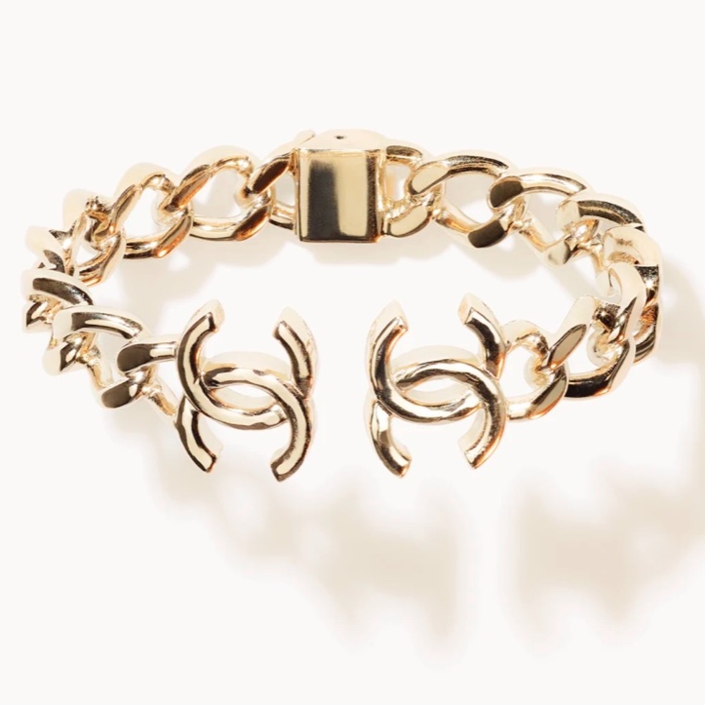 ❌SOLD❌Authentic Chanel Gold Cuff - Picture 9 of 12